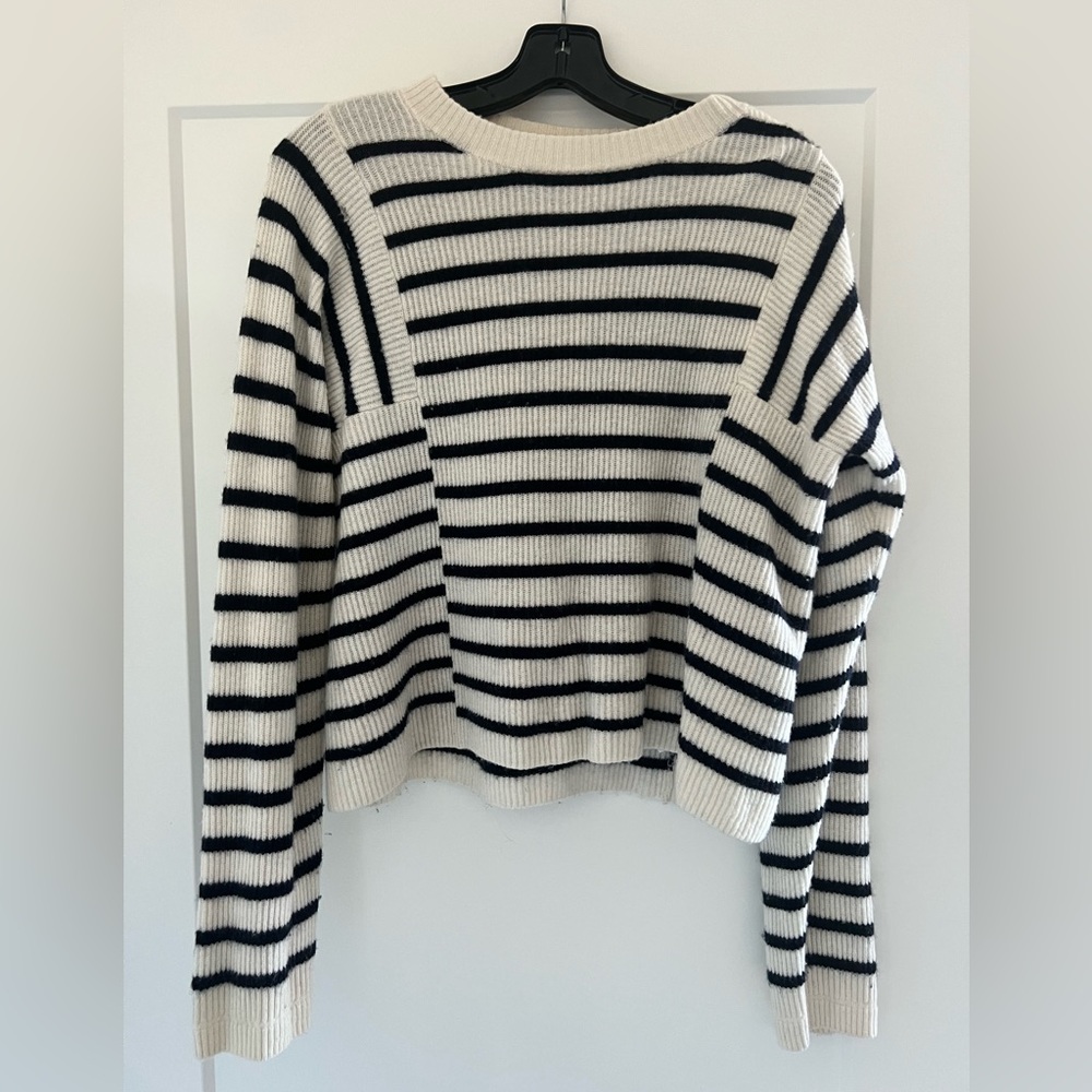 Vince wool cashmere crew neck sweater